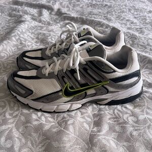 NIKE Air Skyraider Sneakers Gray Green